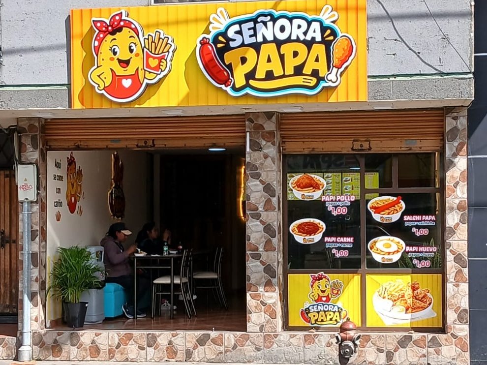 El local de Señora Papa en la Av. Benjamín Terán y Av. Amazonas